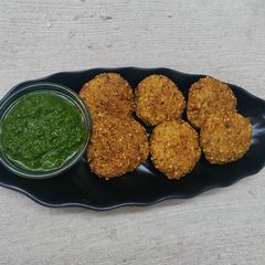 A picture of Crispy sabudana vada.