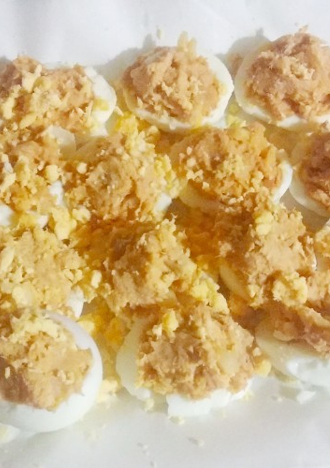 Una foto de Huevos rellenos de atún