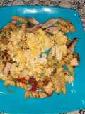 Fideos con pollo y huevo