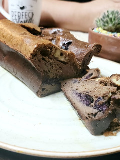Una foto de Budín húmedo leche - chocolate