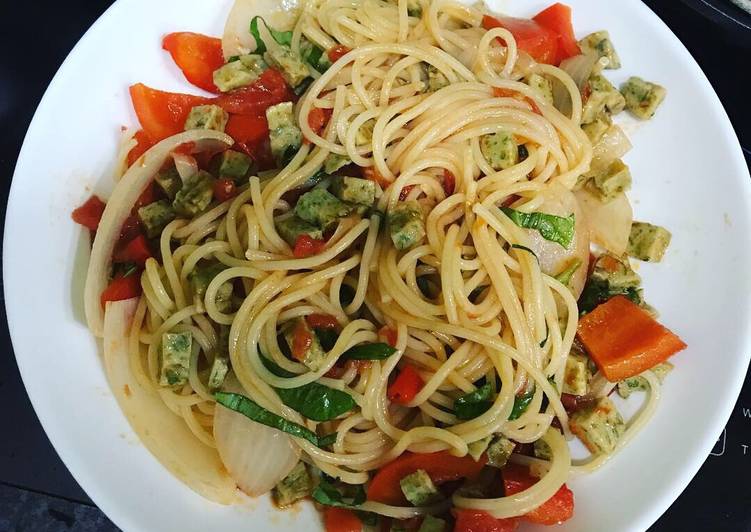 Spaghetti with fishball in tomato &amp; oyster sauce - quick preparation