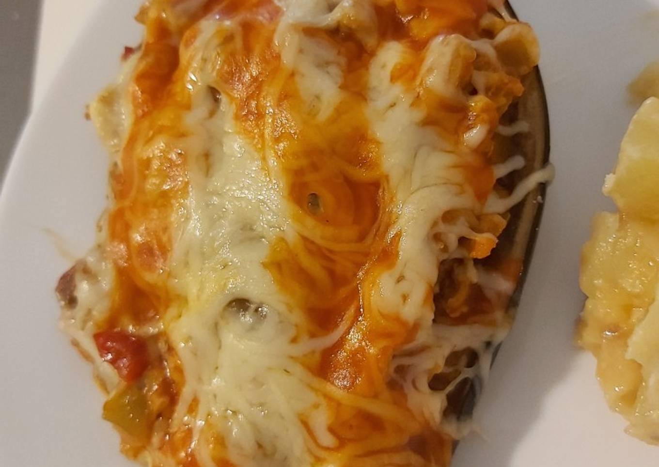 Berenjena rellena de carne picada y verdura😊