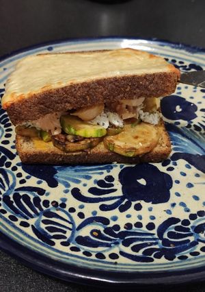 Une photo de Croque monsieur courgette chèvre saumon
