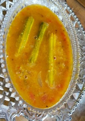 A picture of Sambar with moringa.