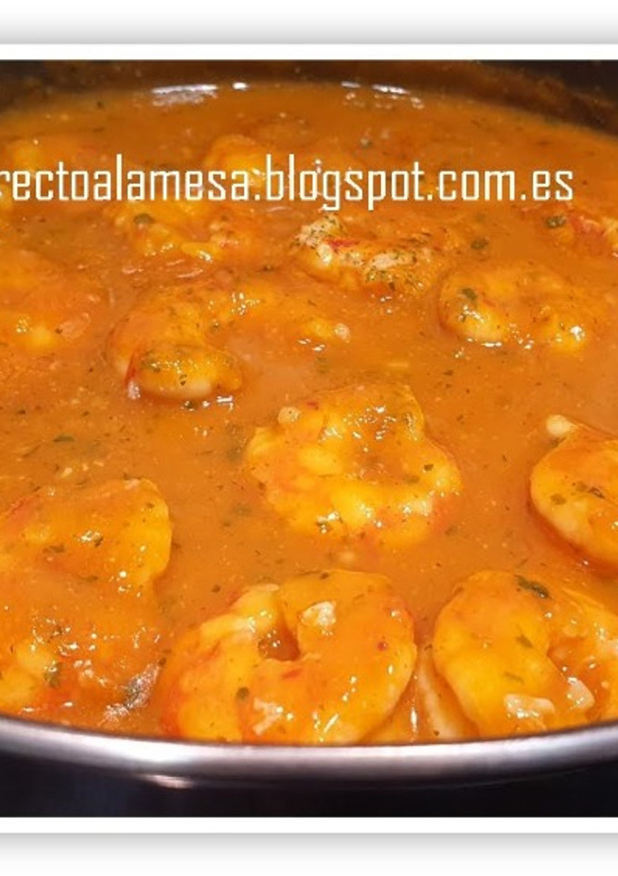 Una foto de Gambones en salsa