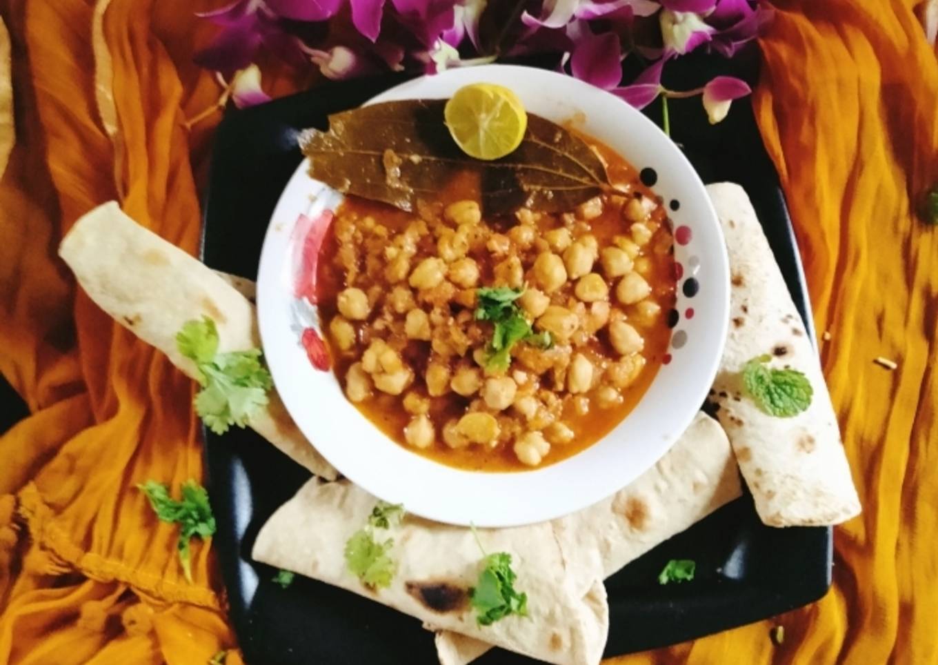 Chickpea curry (chana masala curry)