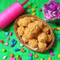A picture of Crispy mamra ladoo.