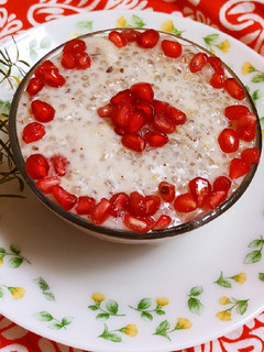साबुदाण्याची पारंपरिक खीर (sabudana kheer recipe in marathi) रेसिपी चे मुख्य फोटो