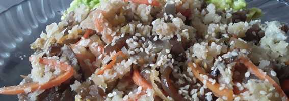 Arrocito de coliflor con berenjenas salteadas!!! 😁🍙🍚🍆🥕🌰🥒🍆🍚🍙