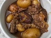 A picture of cubed steak onion