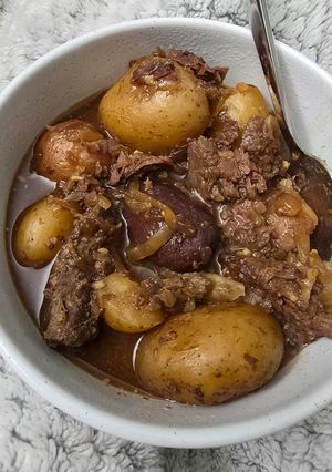 A picture of Slow Cooker Smothered Cubed Steak and Onions.