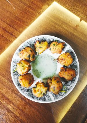 A picture of Daal pakora.