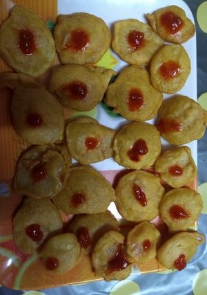 A picture of Aloo ke bhajiye-.