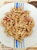 Fusilli con ricotta e pomodori secchi