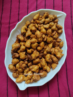 ક્રિસ્પી શીંગ ભુજીયા(Crispy Peanut fritters Recipe in gujarati) રેસીપી મુખ્ય ફોટો
