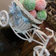 A picture of Colourful snowballs.