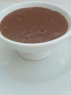 Una foto de Flan de chocolate negro