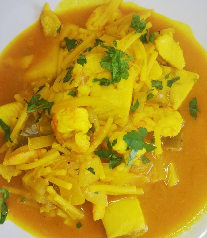 Foto principal de Cazuela de fideos con merluza y langostinos