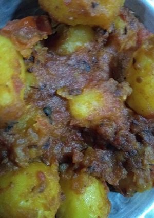 दम आलू (Dum aloo recipe in hindi) रेसिपी मुख्य फोटो