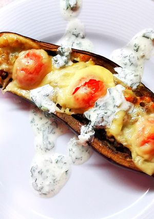 Töltött padlizsán petrezselymes joghurt öntettel recept fotója
