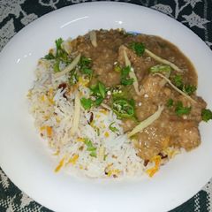 A picture of Haleem Biryani.