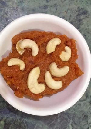 गाजर का हलवा (gajar ka halwa recipe in Hindi) रेसिपी मुख्य फोटो