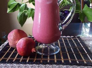 Una foto de Agua fresca de granada
