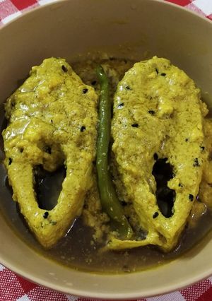 A picture of Dahi Hilsha/Doi Ilish.