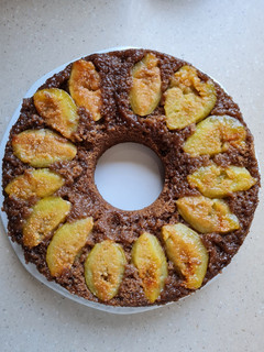 Una foto de Tarta integral invertida con higos frescos