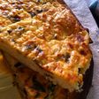 Quiche de coliflor, queso y hoja de remolacha