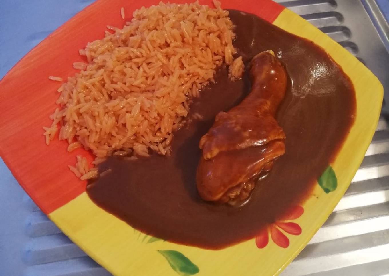 Mole con pollo y arroz
