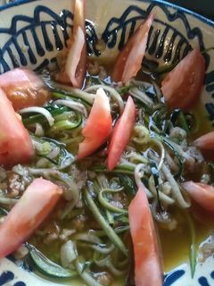 Una foto de Espaguetis de Calabacín con vinagreta de Nueces