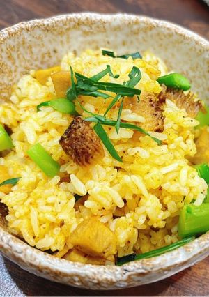 Hình của món Cơm chiên cà ri nấm hầu thủ.