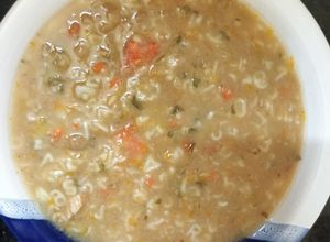 Una foto de Sopa con fideos letritas (11)