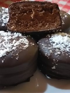 Una foto de Alfajor de chocolate