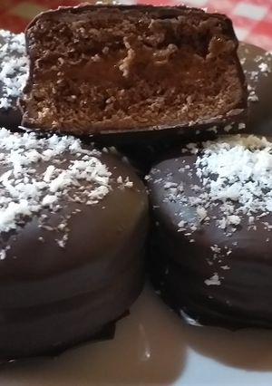 Una foto de Alfajor de chocolate