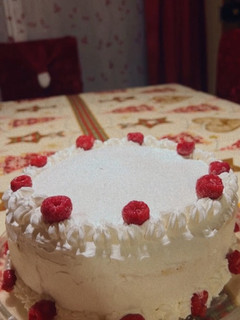 Una foto de Torta helada de frambuesa