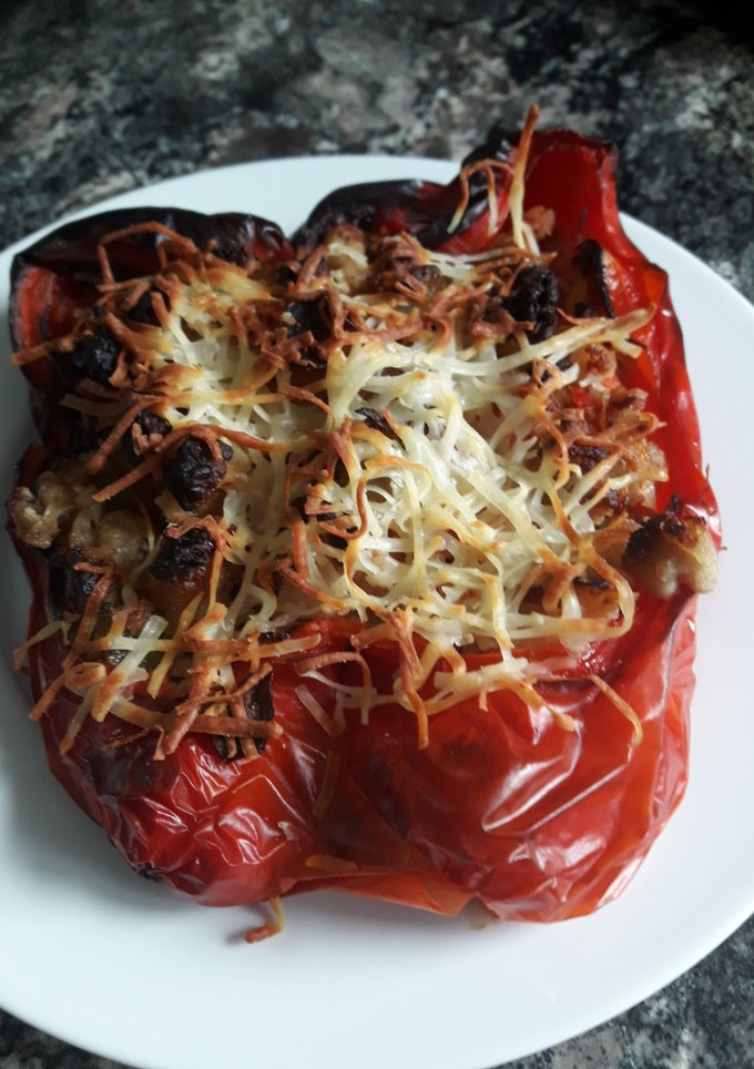Una foto de Pimientos rellenos de verduras y soja