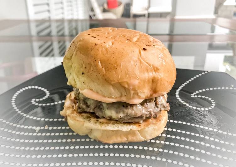 Cara Membuat Homemade Patty Cheese Beef Burger Yang Renyah