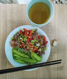 thịt lợn xào sả ớt chuông