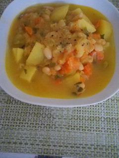 Una foto de Guiso de alubias con verduras