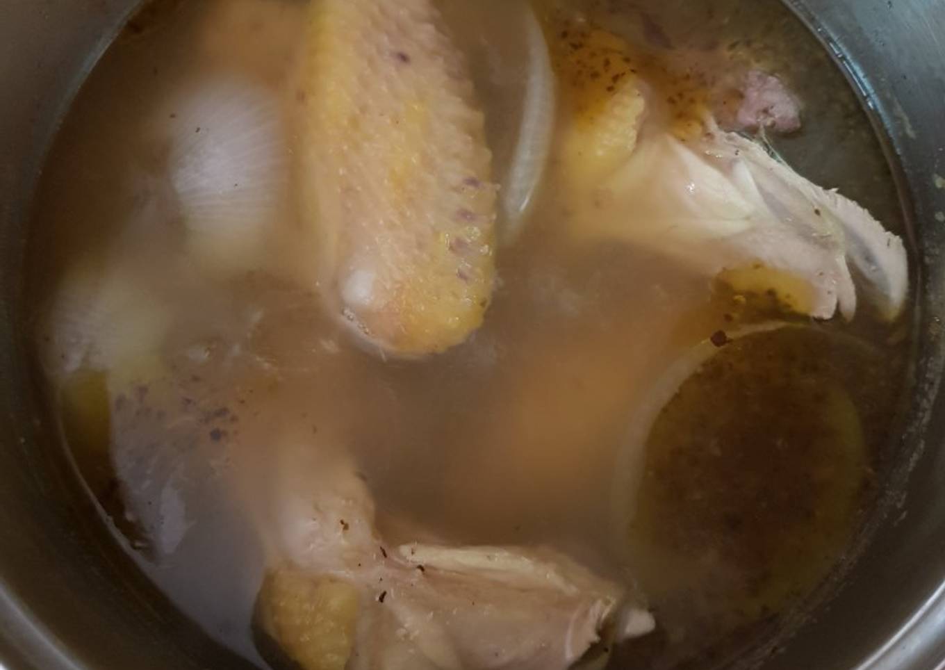 Caldo de pollo con sopa de arroz