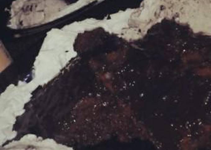 κύρια φωτογραφία συνταγής Σοκολατένιο κέικ με 2 υλικά