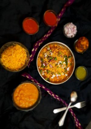 રગડા પેટીસ (Ragda Pattice Recipe In Gujarati) રેસીપી મુખ્ય ફોટો