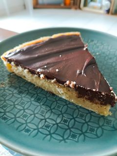 Una foto de Pastel de chocolate con almendras