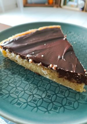 Una foto de Pastel de chocolate con almendras