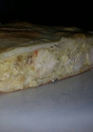 Una foto de Tarta de pollo a la bechamel (Tarta de pollo y salsa blanca)