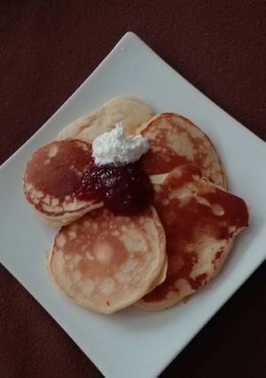 A picture of Pancakes with almonds.