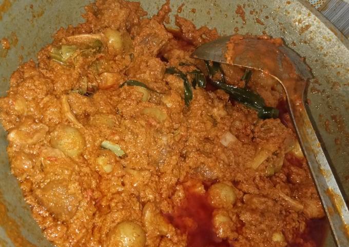 Rendang daging sapi