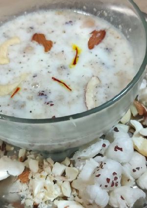 A picture of Lajij makhana kheer.